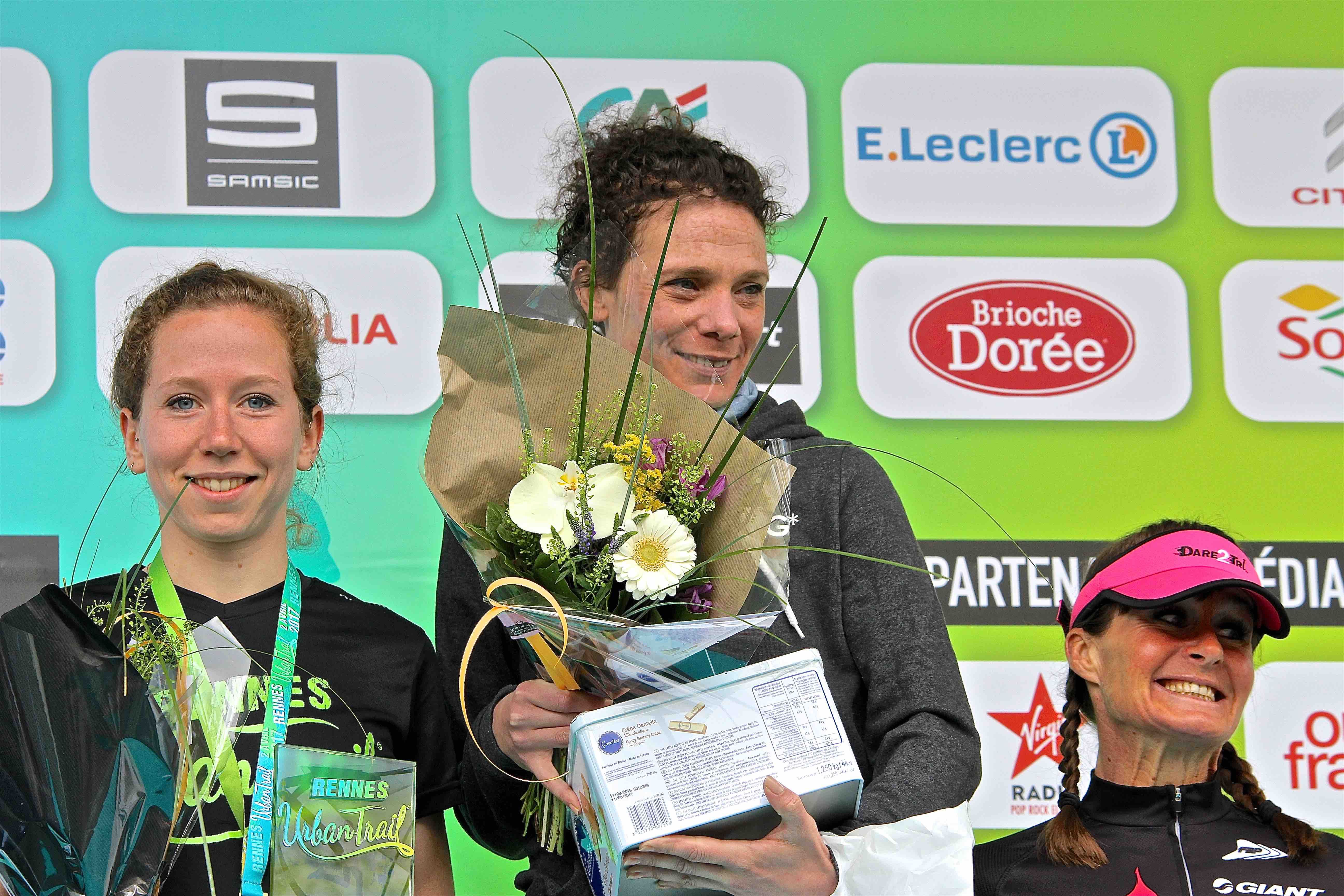 podium f&eacute;minin du 14 km